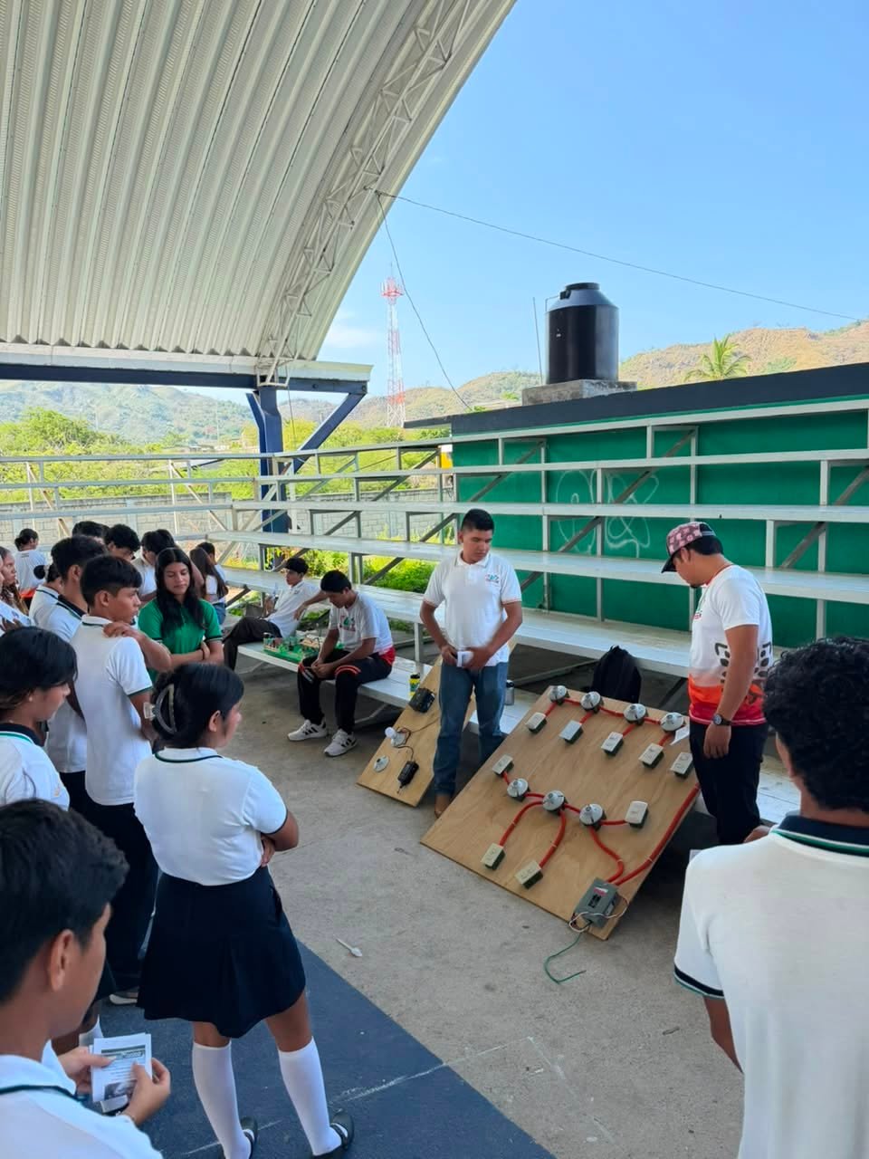 Llevamos nuestra oferta educativa al Colegio de Bachilleres Aguas Blancas