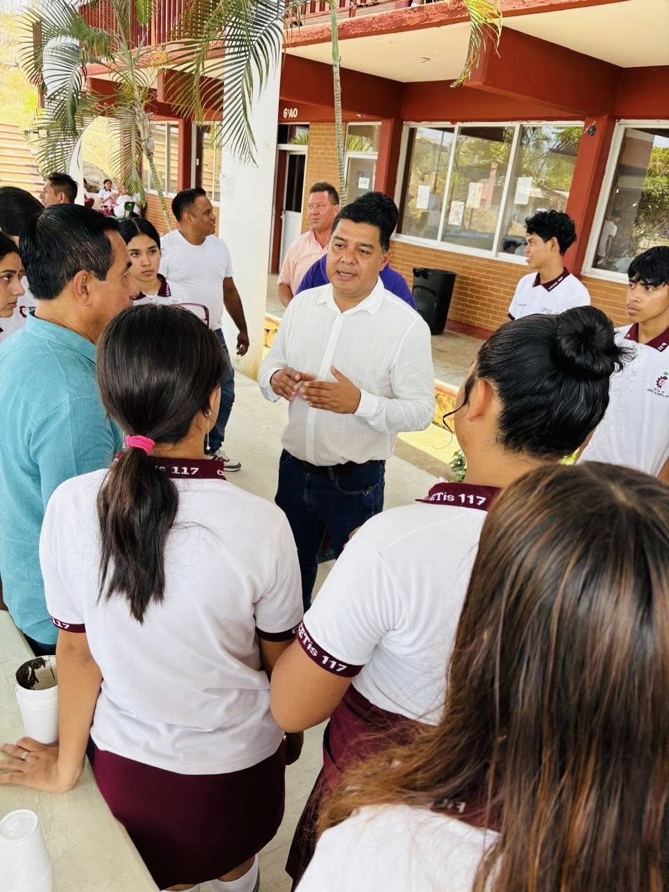 El M.C. Oscar Samuel Reséndiz Balanzar participa en la firma de convenio entre ICATEGRO y el CETis No. 117